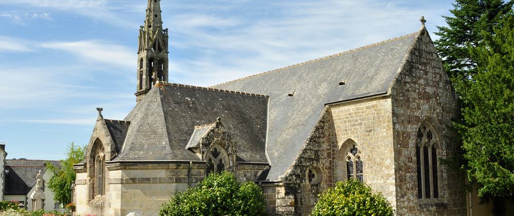 Kerk van Saint Guénolé in Landrévarzec