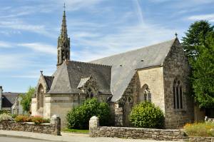 Church of Saint Guénolé in Landrévarzec