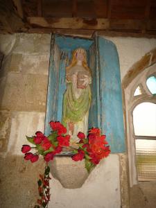 Statue de la chapelle Notre Dame du Hellen d'Edern