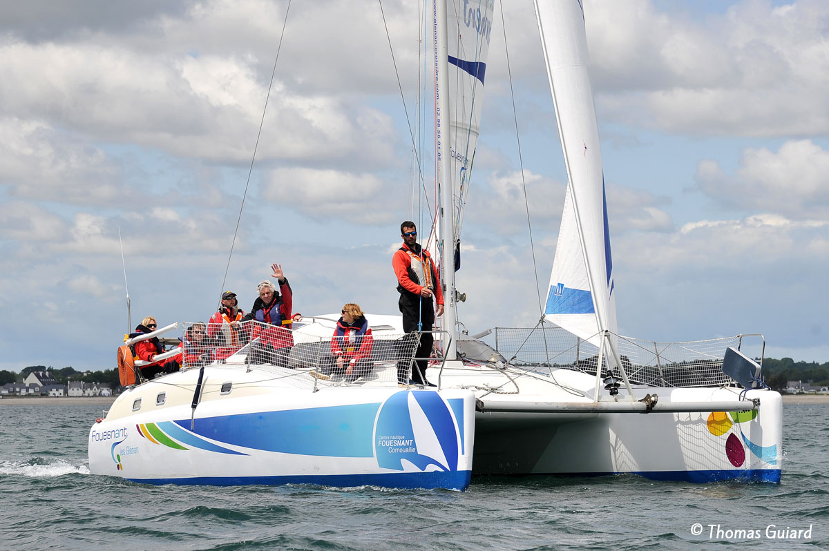 Initiation-au-catamaran-avec-le-Centre-Nautique-de-Fouesnant-Cornouaille-photo-thomas-guiard-1